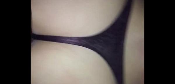  Cogiendome a mi esposa con lechita en las nalgas